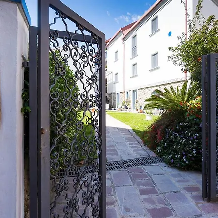 住宿加早餐酒店 Ispani Inn Resort Ispani