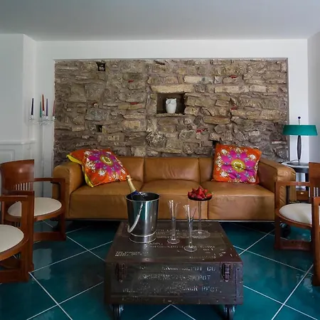 住宿加早餐酒店 Ispani Inn Resort 3*