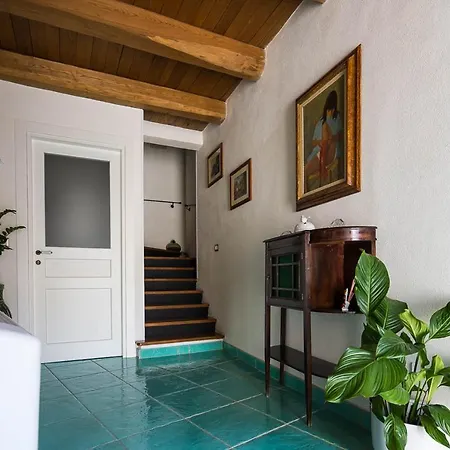 Ispani Inn Resort 3*