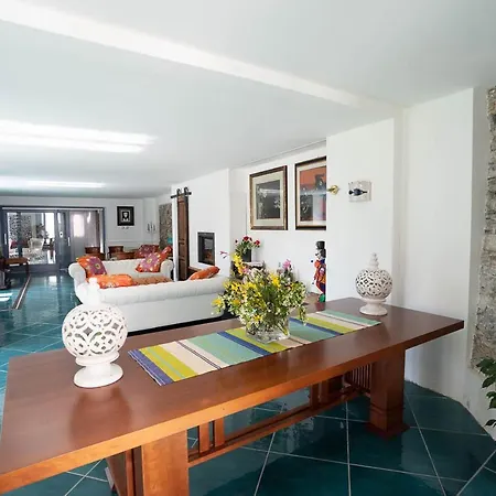 ベッド・アンド・ブレックファスト Ispani Inn Resort