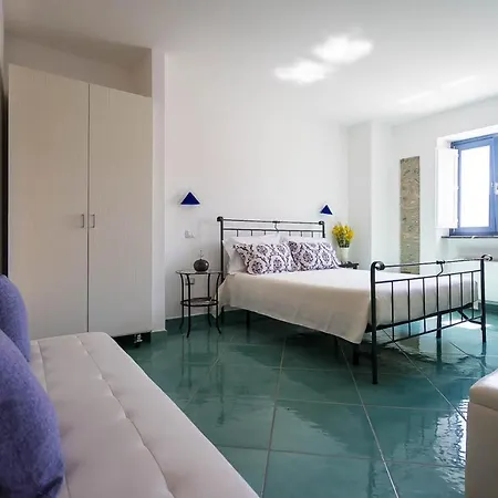 Ispani Inn Resort 3*